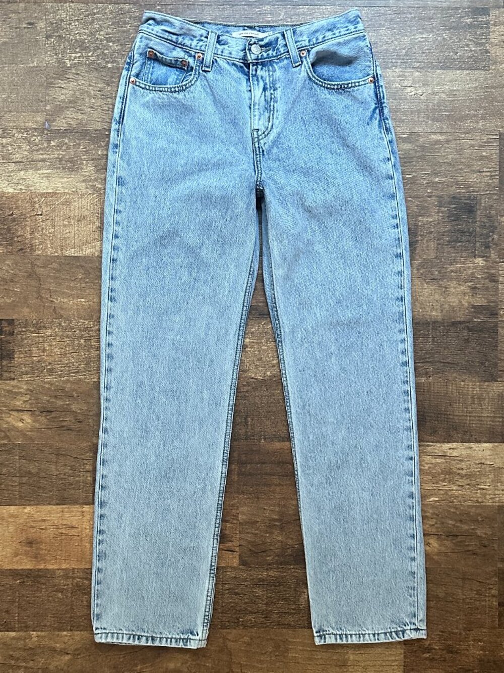 ⭐LEVI’S LOW PRO STRAIGHT DENIM JEANS in Light Wash, size 26⭐